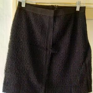 Ann Taylor 8p. Black lace overlay skirt. Euc.